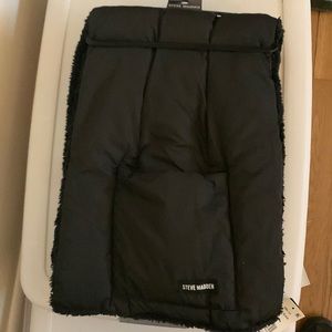 Steve Madden black scarf with pockets